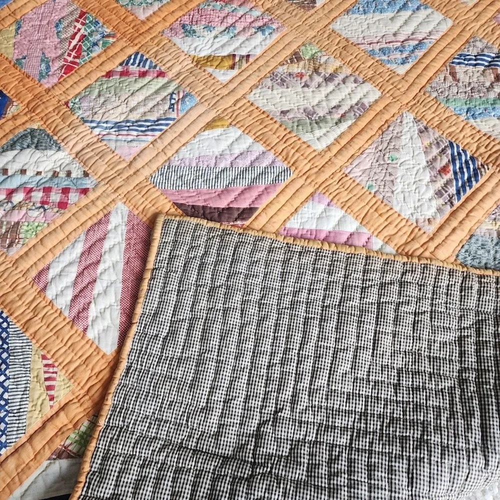 VINTAGE 1940s Handmade Feedsack Scrap Quilt Patchwork farmhouse decor 80x66‎